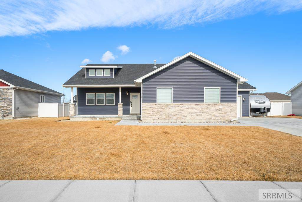 760 Regency Lane - Photo 1