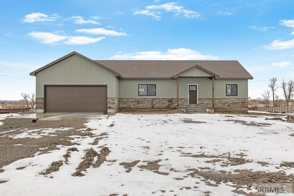 2911 Hackamore Drive - Photo 1