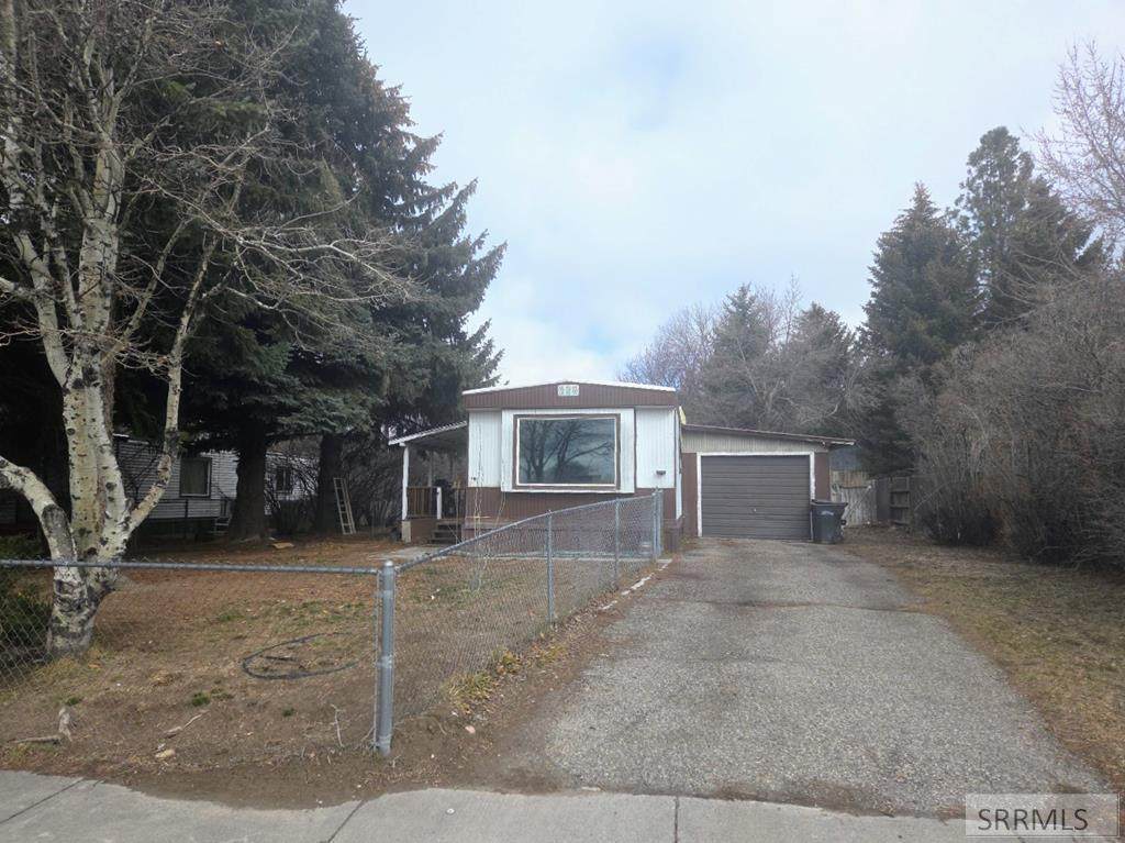 2104 Carriage Lane - Photo 1