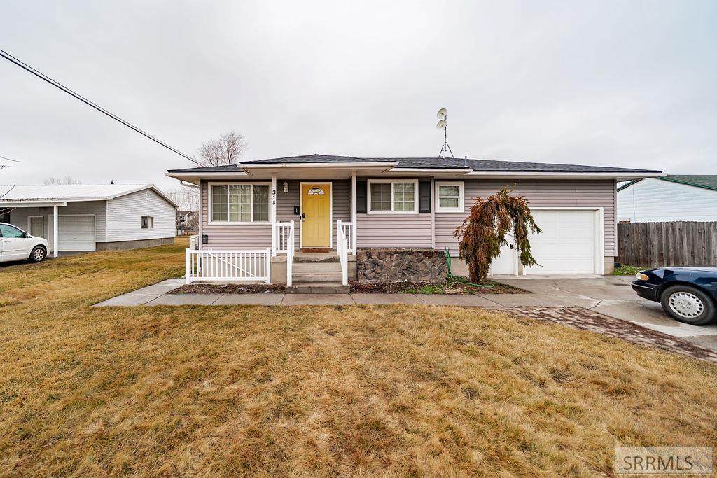318 3rd W - Photo 1