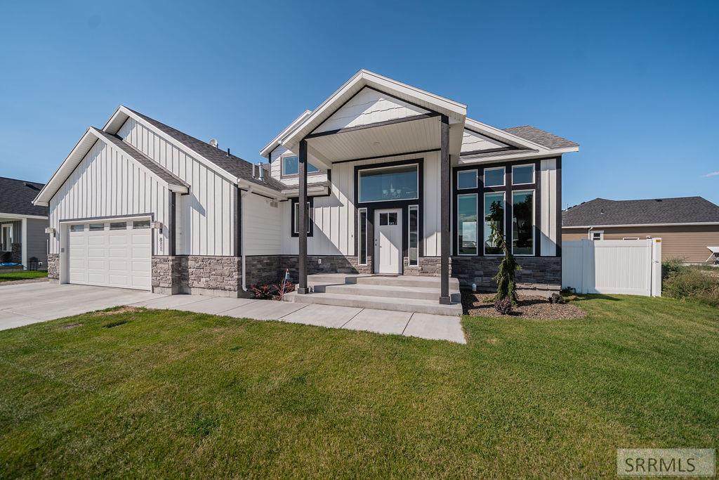 811 Harborside Loop - Photo 1