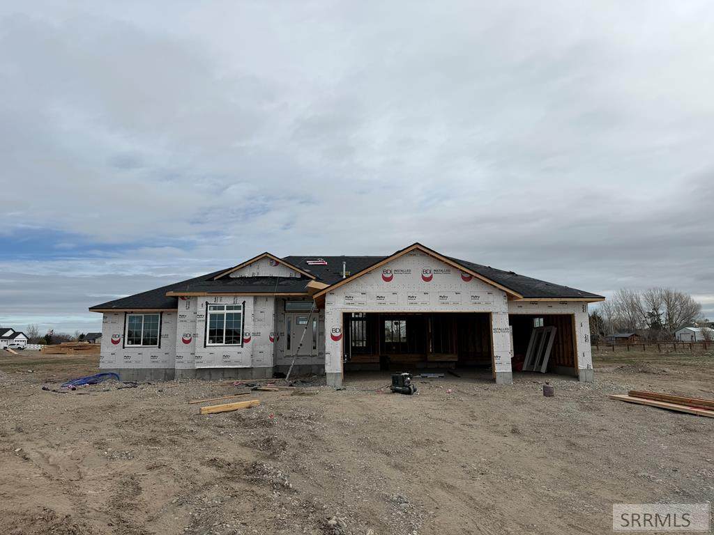 315 310 W - Photo 1