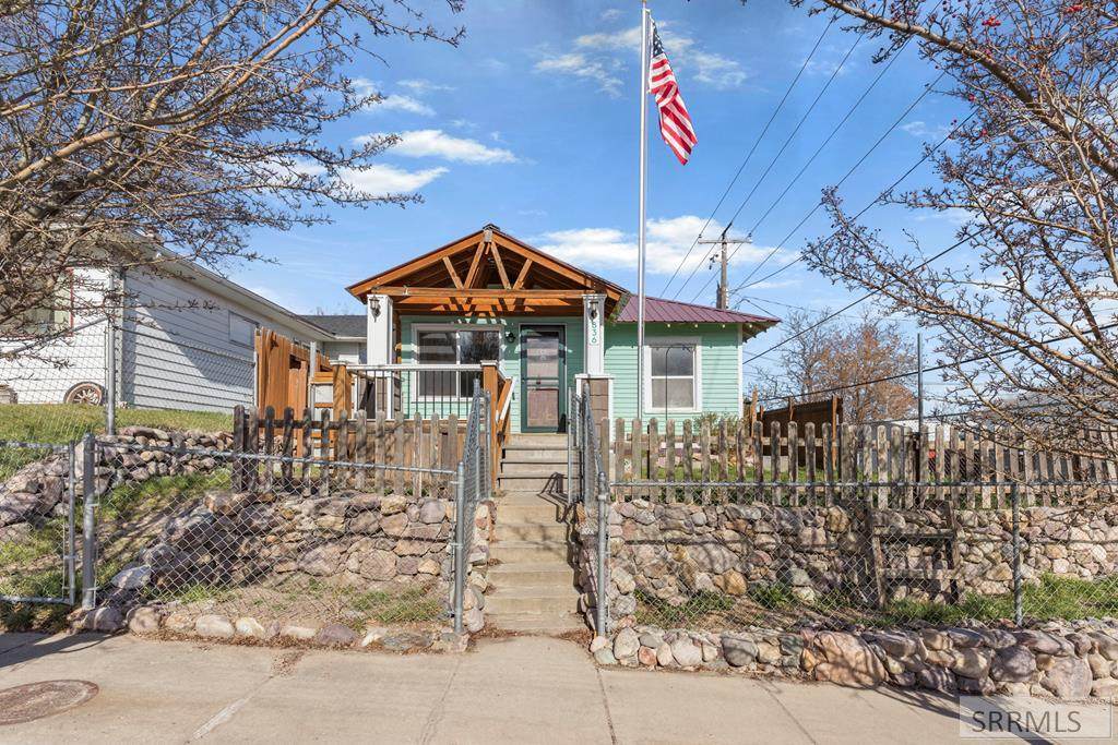 836 Whitman - Photo 1