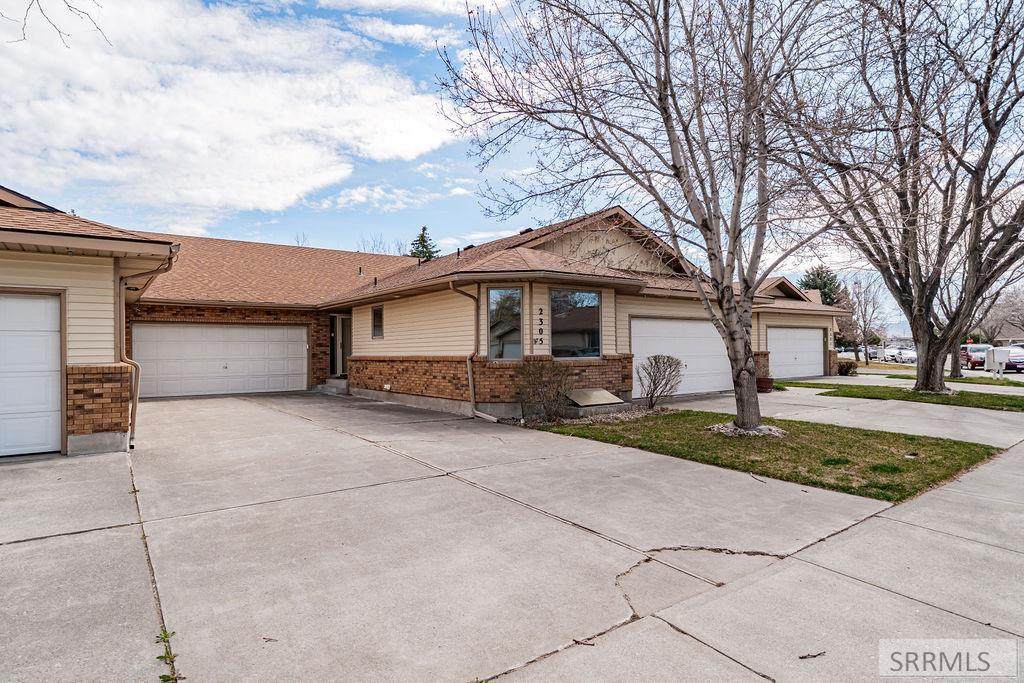 2305 Henryanna Avenue - Photo 1