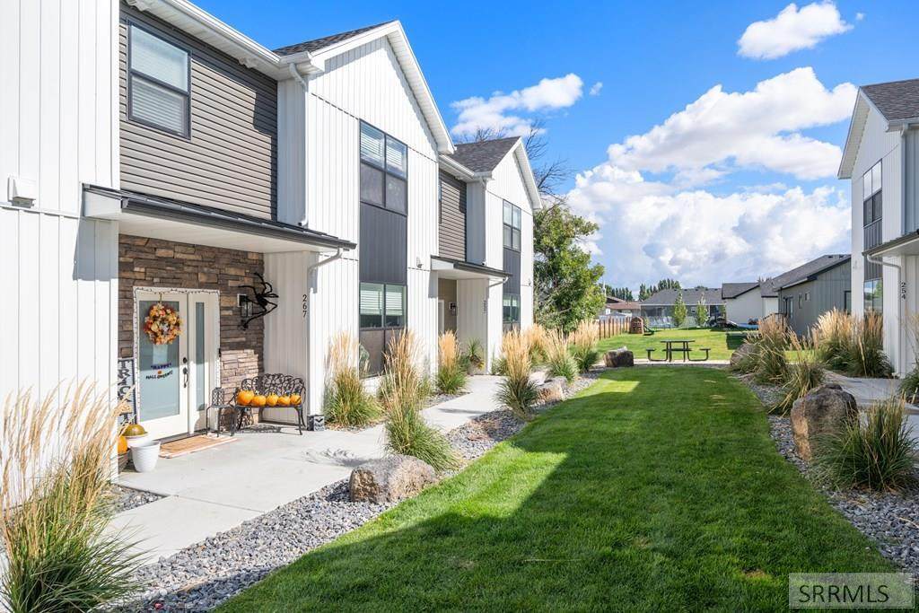 267 Blue Sky Court - Photo 1