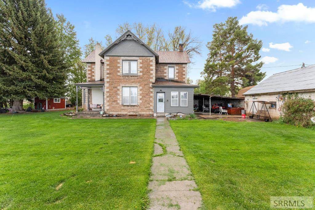 2050 73rd S - Photo 1