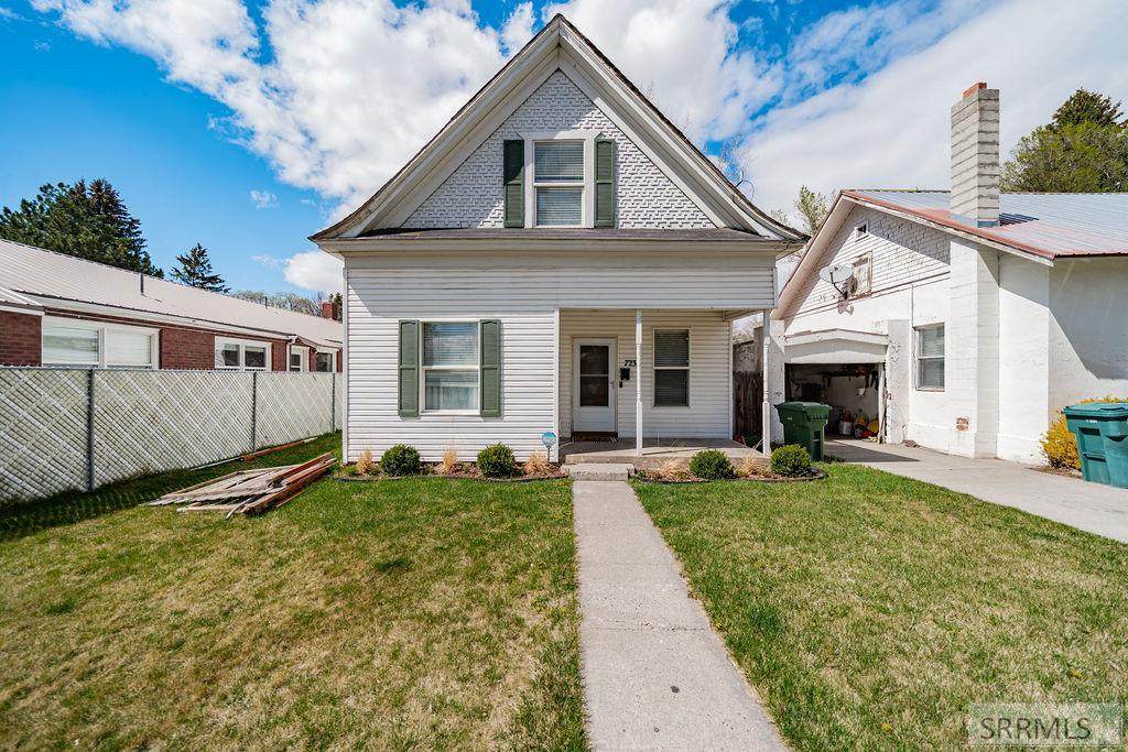 723 University Avenue - Photo 1
