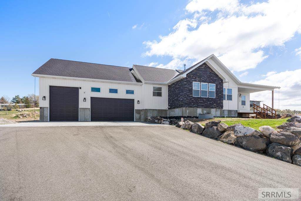 5900 N Alma Drive - Photo 1