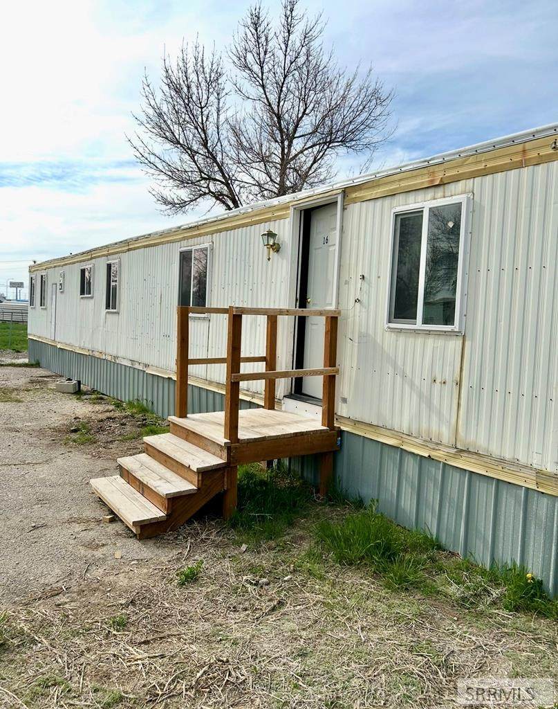 3570 Yellowstone Hwy - Photo 1