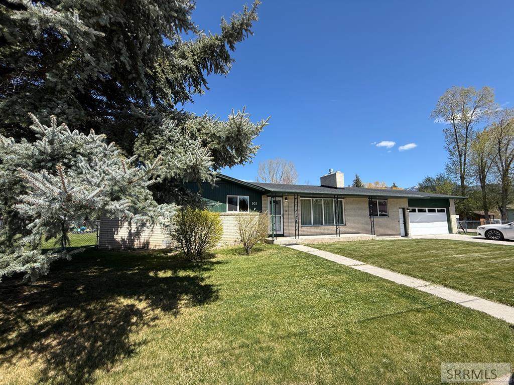 502 11th Street - Photo 1