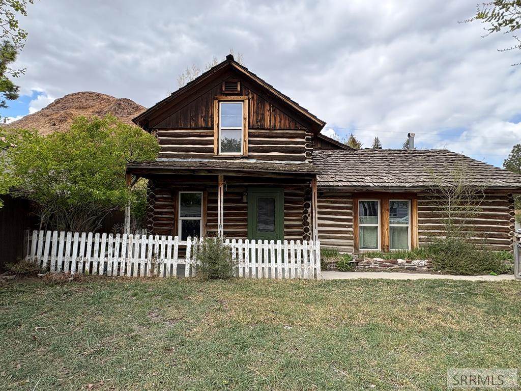 520 Main Street - Photo 1