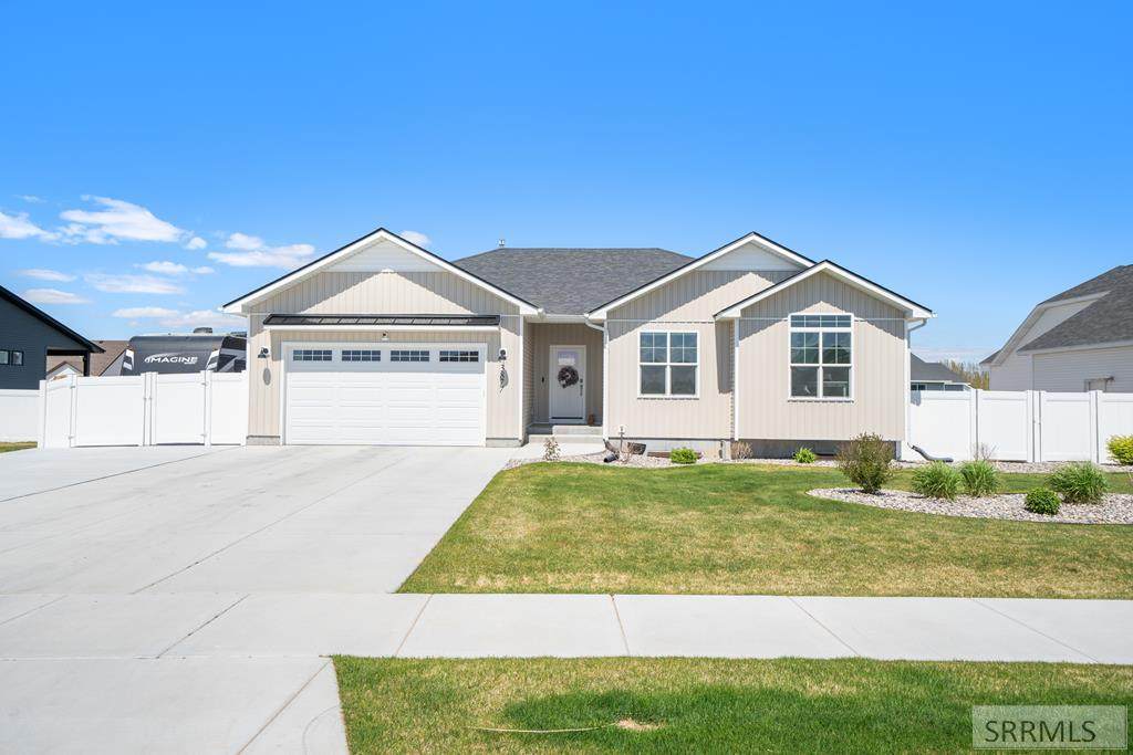 3877 Pepperwood Lane - Photo 1
