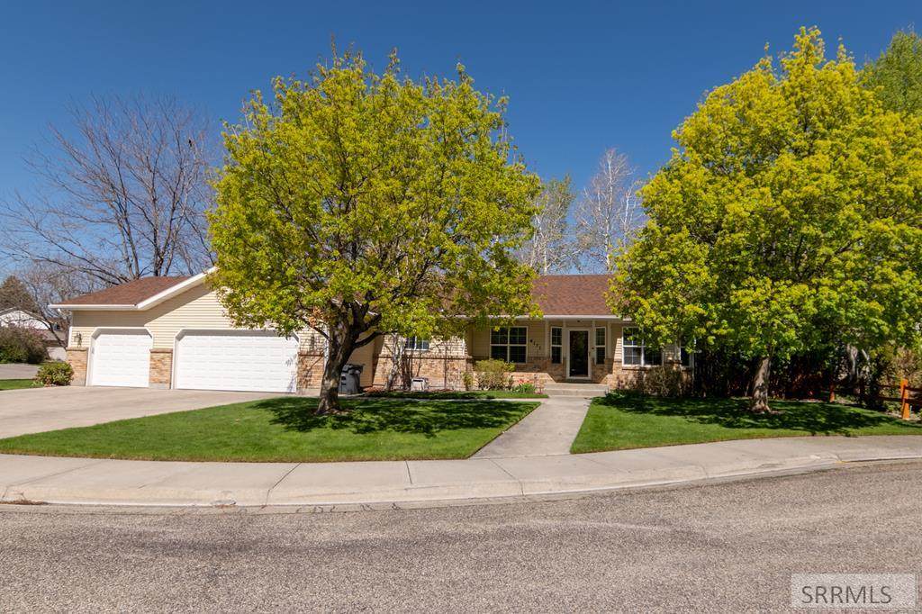 4131 Colonial Way - Photo 1
