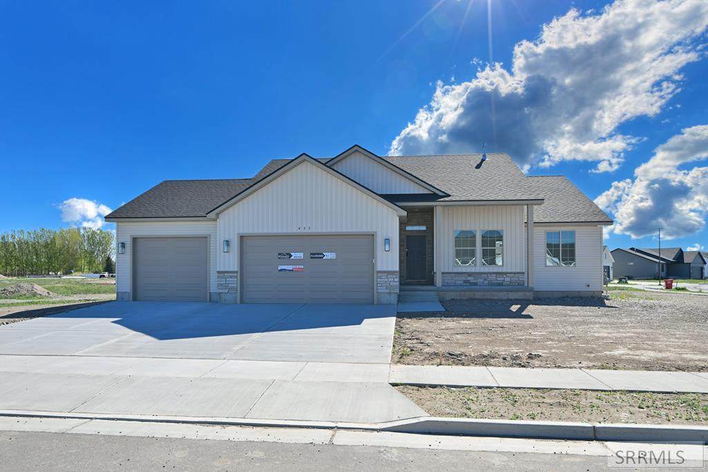 433 Spruce Way - Photo 1