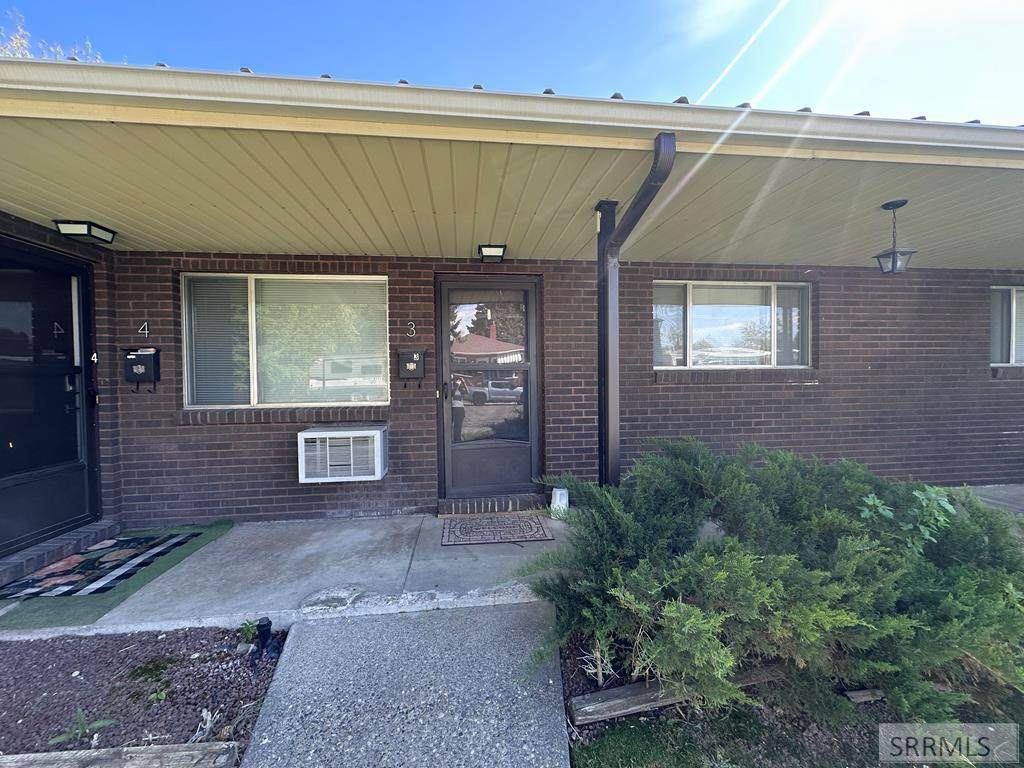 576 College Avenue - Photo 1