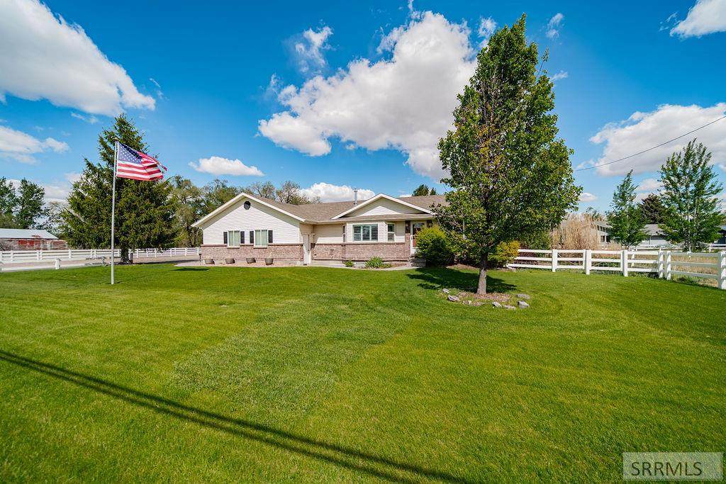 900 Pendlebury Lane - Photo 1