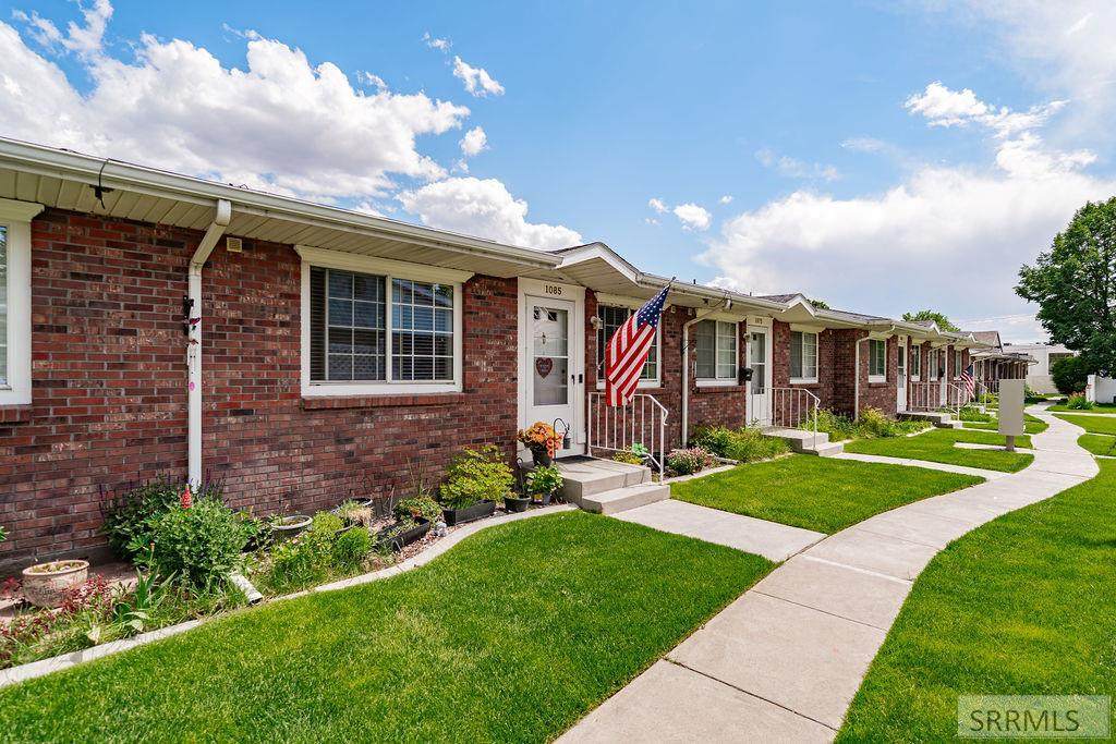 1085 Canal - Photo 1