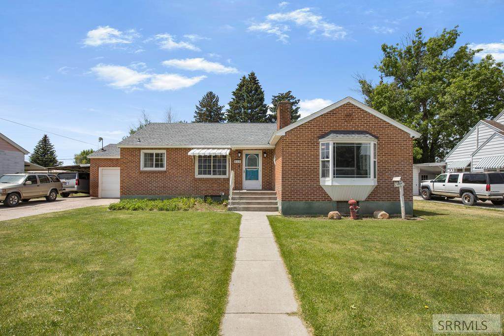 810 Main Street - Photo 1