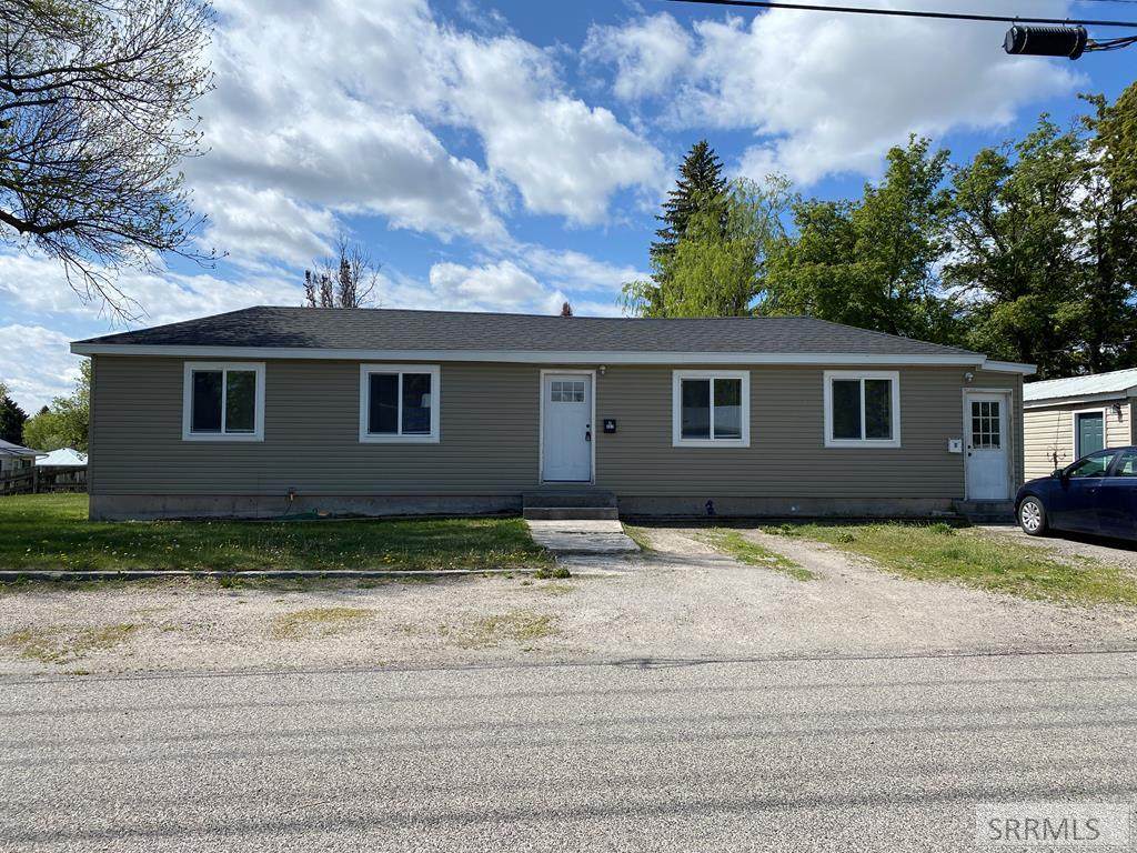 437 Crowley Street - Photo 1