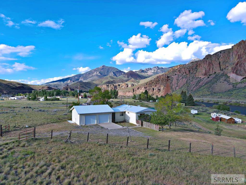 225 Pheasant Road - Photo 1