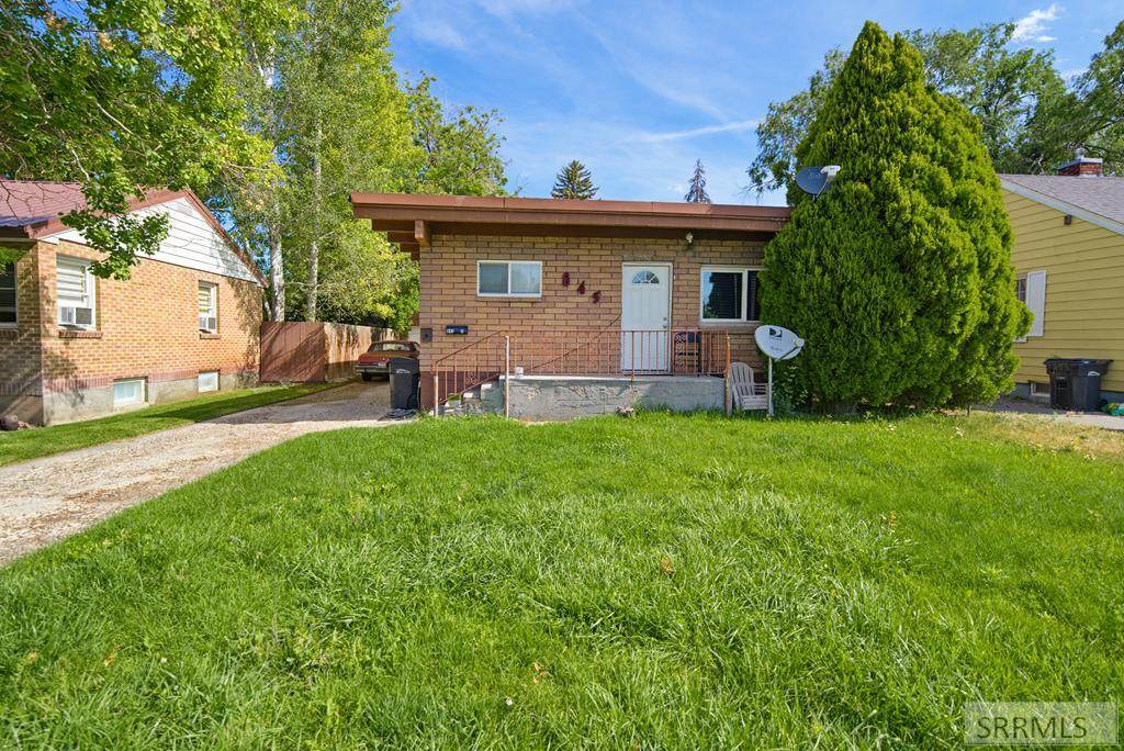 845 12th Street - Photo 1