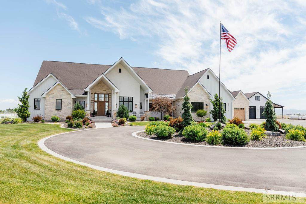 5261 55 W - Photo 1