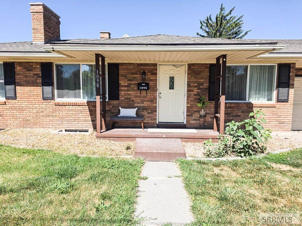 1098 June Avenue - Photo 1