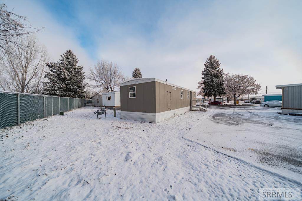 2930 Yellowstone Hwy - Photo 1