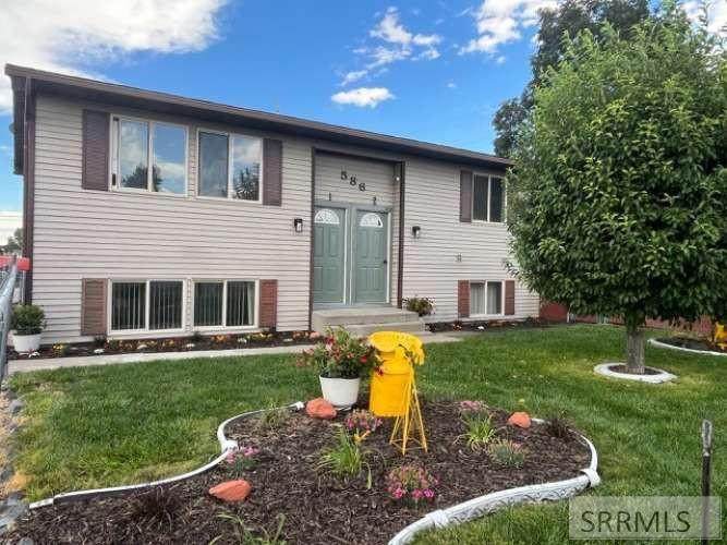 586 Boyd - Photo 1