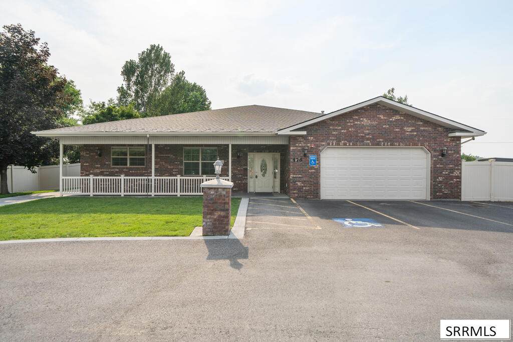475 3rd W - Photo 1