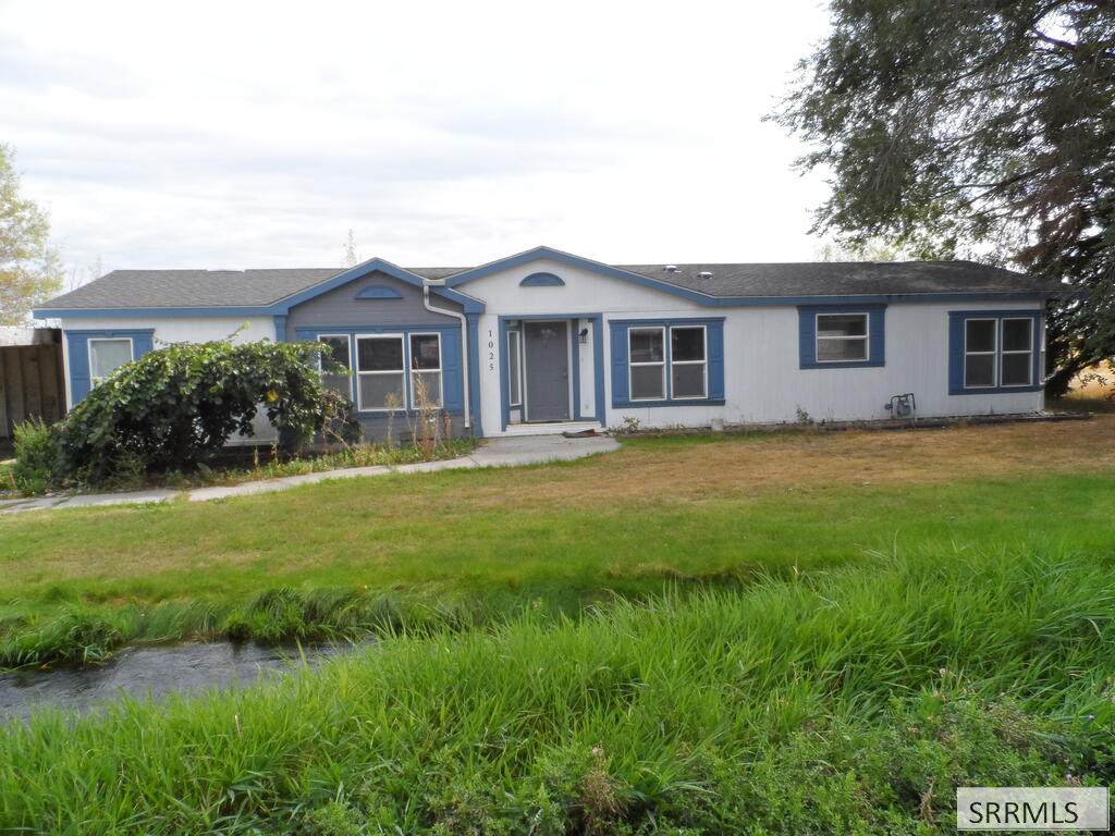 1025 7th S - Photo 1