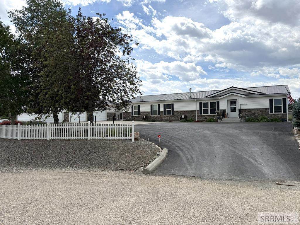 230 Redbird Lane - Photo 1