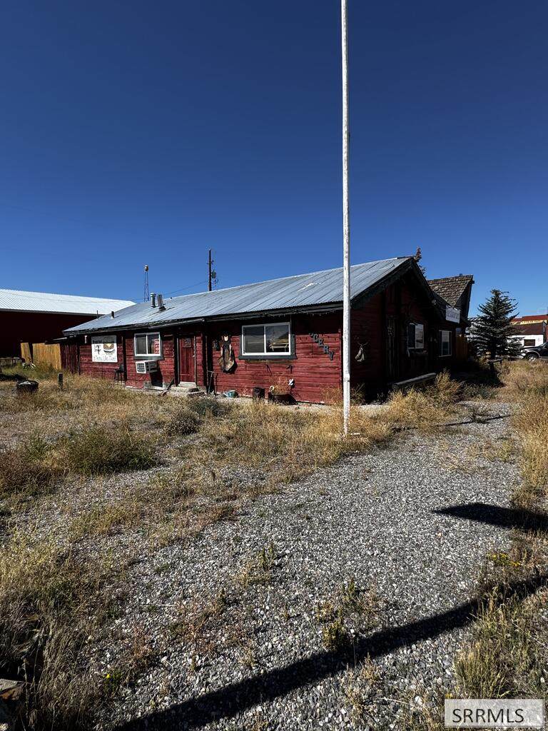 205 Railroad Street - Photo 1