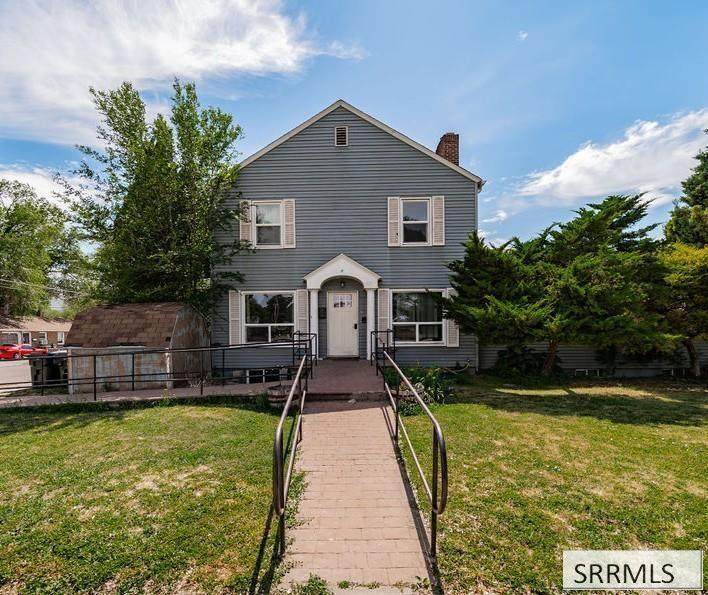 653 4th Avenue - Photo 1