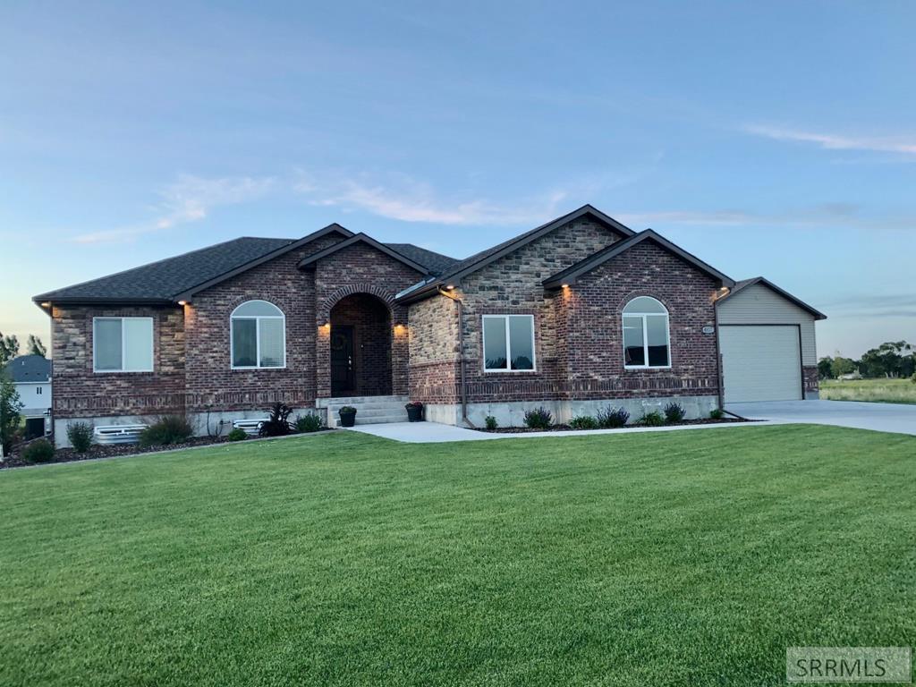 4027 Calloway Drive - Photo 1
