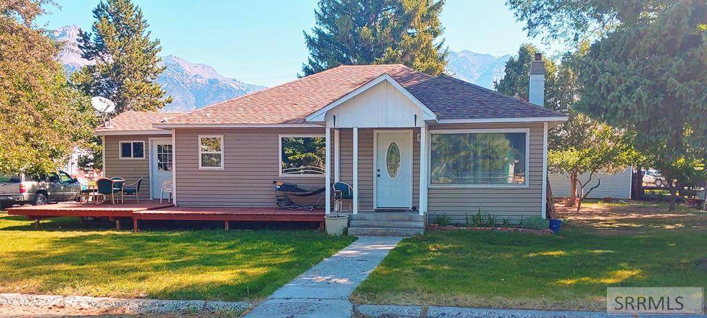 718 Custer Street - Photo 1