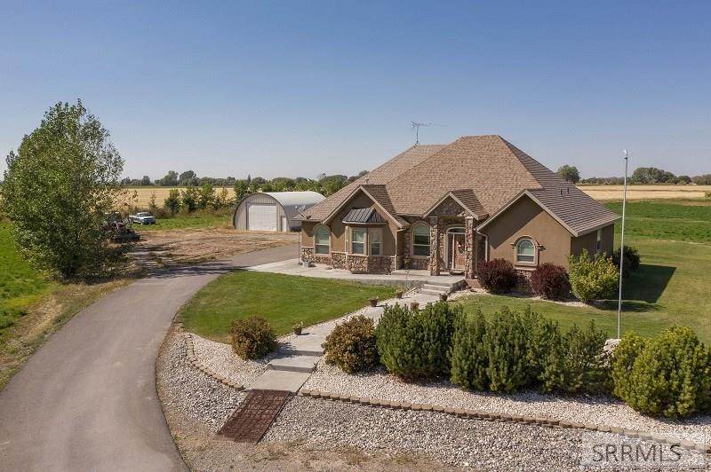 6211 55th E - Photo 1