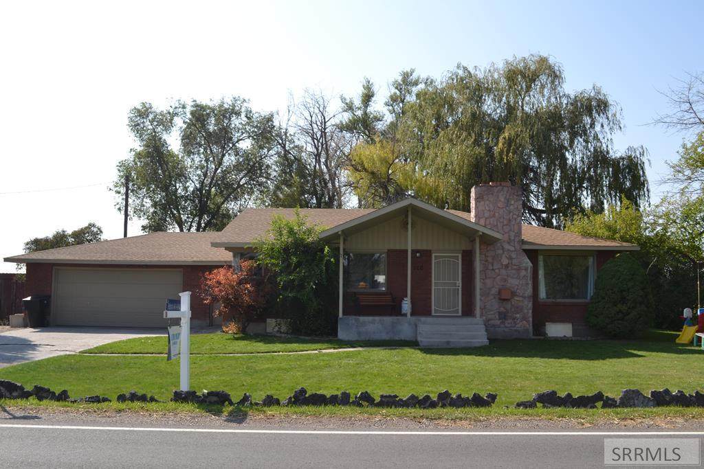 110 Hansen Avenue - Photo 1