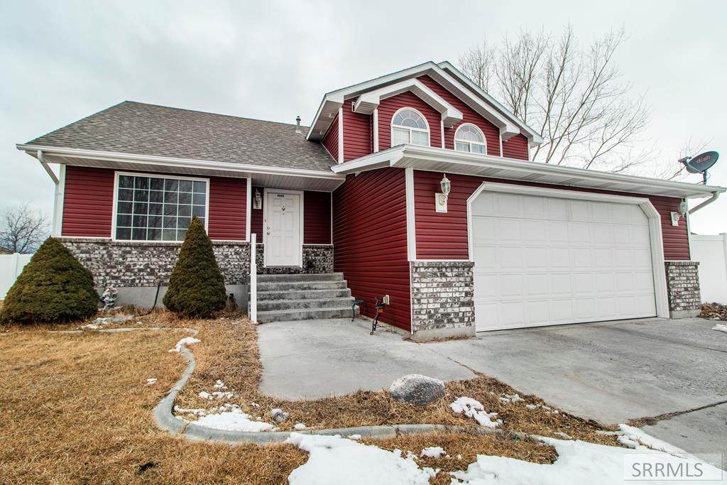 1080 Ross Avenue - Photo 1