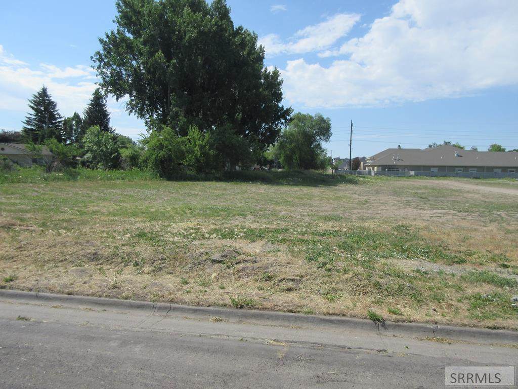401 2nd N - Photo 1