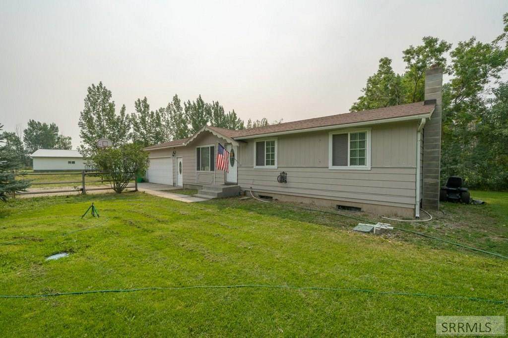 4126 140 N - Photo 1