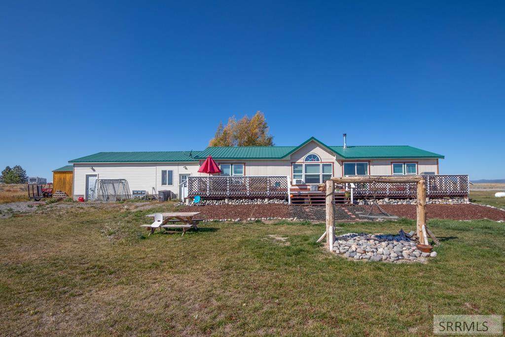 940 Karenlee Lane - Photo 1