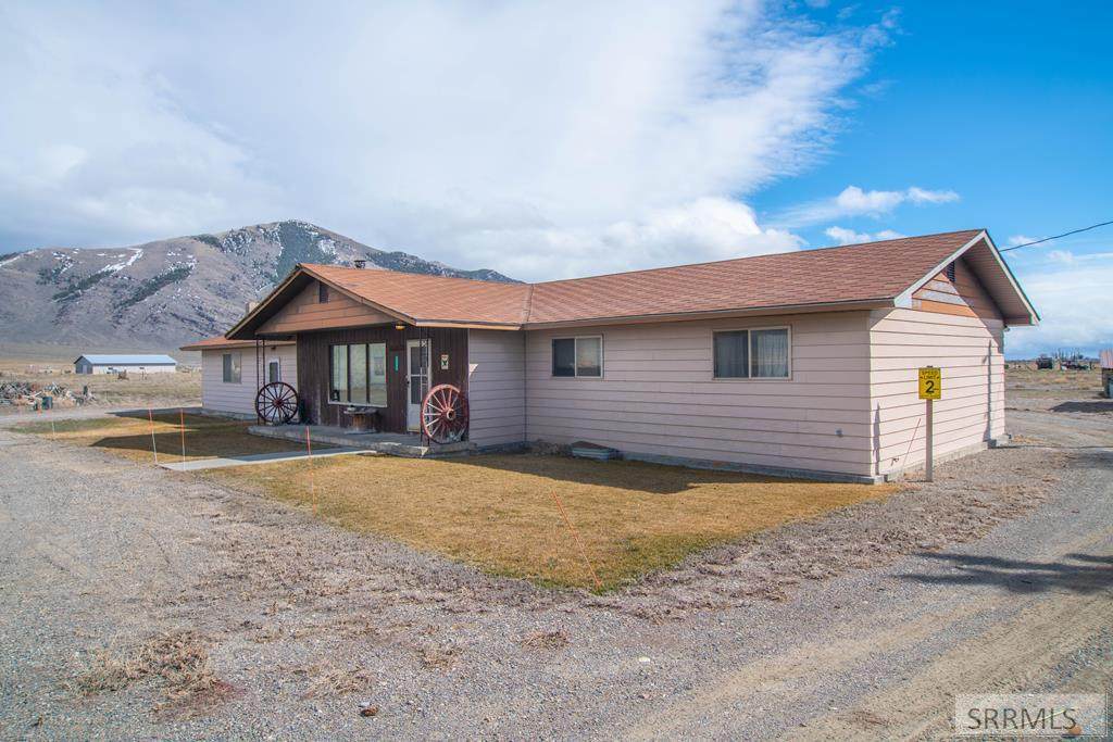 3231 3300 N - Photo 1