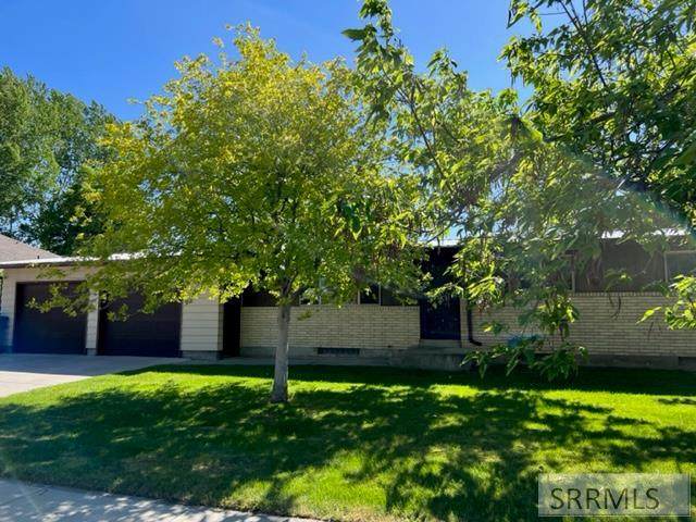 470 Roosevelt Avenue - Photo 1