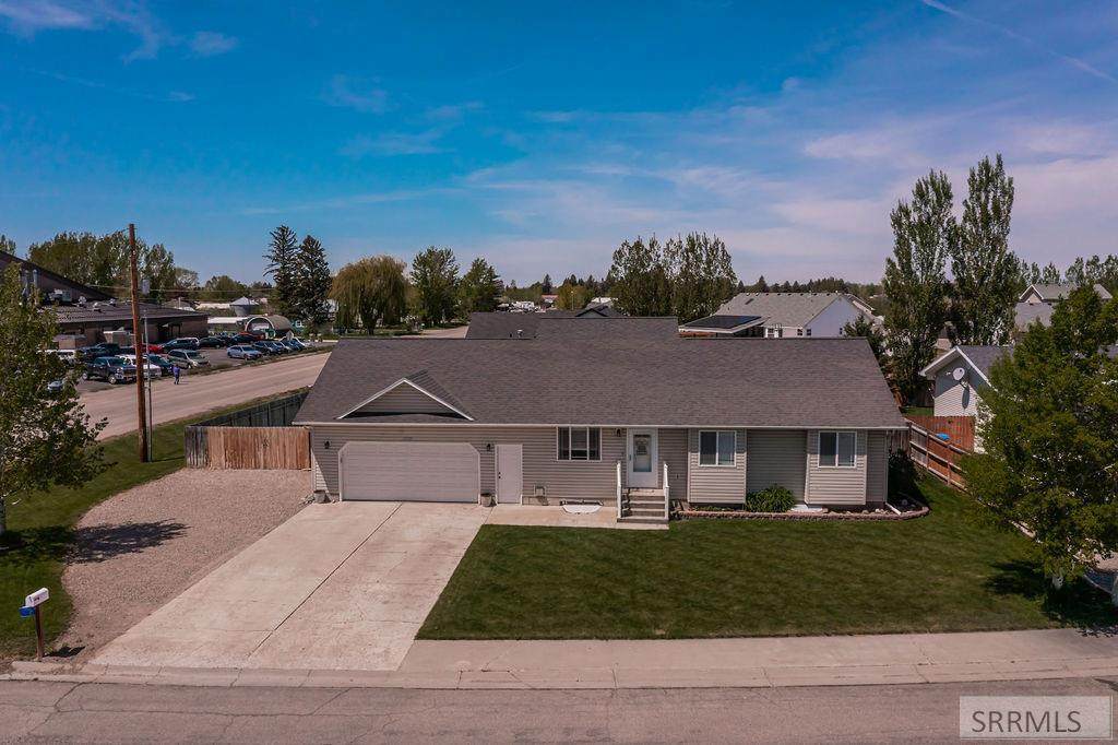 10929 41 E - Photo 1