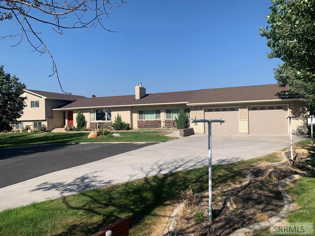 49 740 W - Photo 1