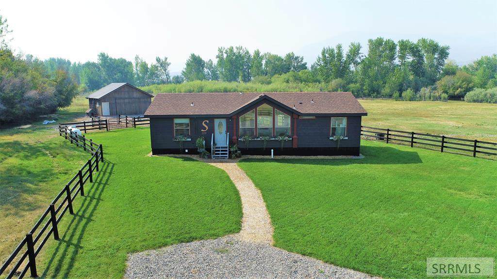 1119 Hwy 28 - Photo 1
