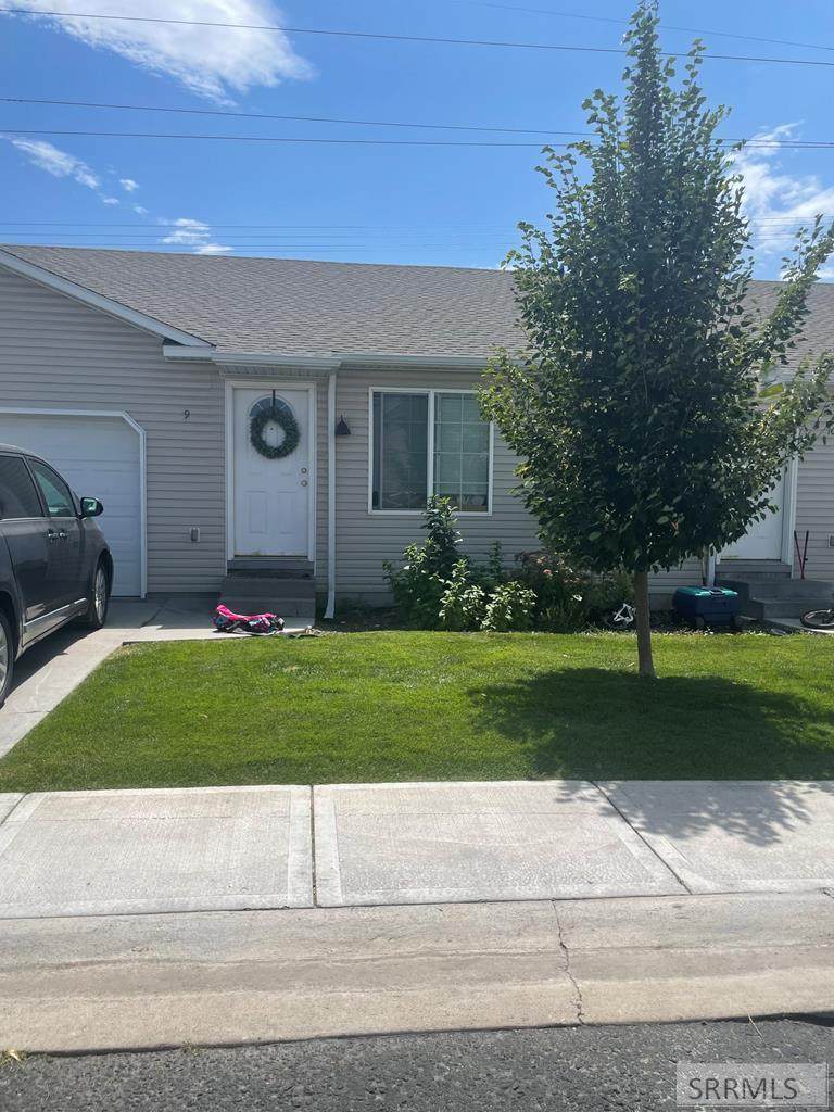 860 5th W - Photo 1