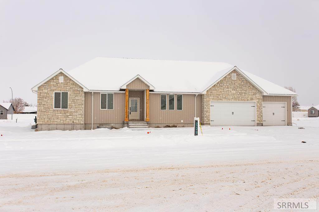 523 Donna Drive - Photo 1