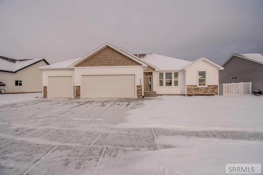 5560 Eaglewood Drive - Photo 1